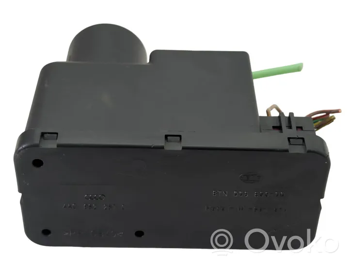 Audi A6 S6 C4 4A Central locking vacuum pump 4A0862257C