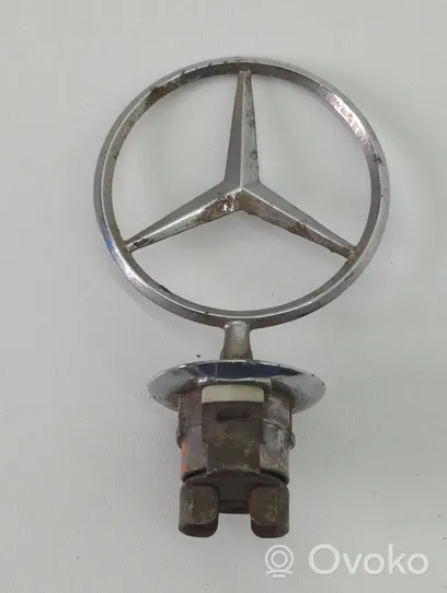 Mercedes-Benz C W202 Valmistajan merkki/logo/tunnus 