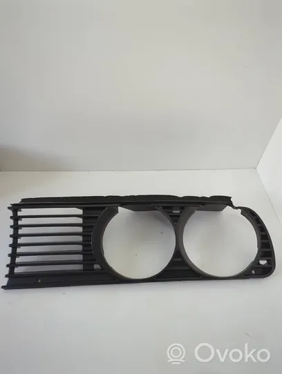 BMW 3 E30 Rivestimento sotto il faro/fanale 