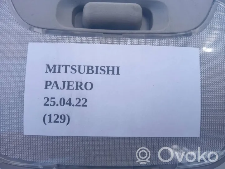 Mitsubishi Pajero Sport II Takaistuimen valo 8401A135