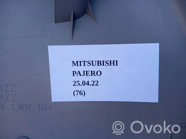 Mitsubishi Pajero Sport II Tavaratilan/takakontin alempi sivuverhoilu 7230A176