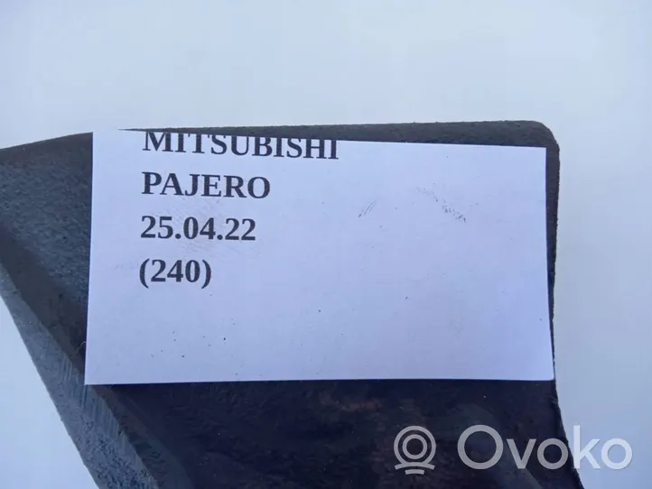 Mitsubishi Pajero Sport II Muu ulkopuolen osa 3D10A4171