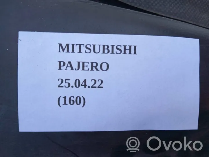 Mitsubishi Pajero Sport II Couvercle de plateau inférieur 5370B194