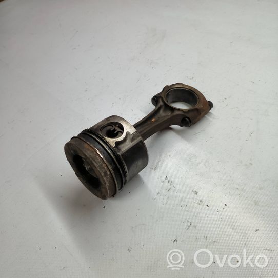 Mitsubishi Canter Piston with connecting rod 