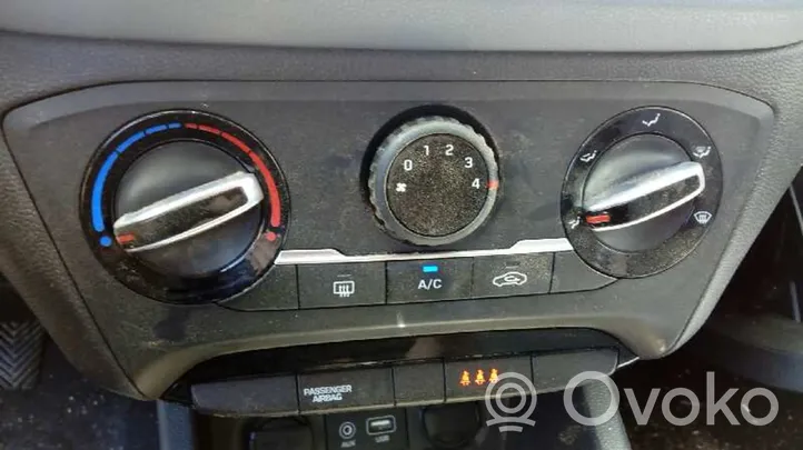 Hyundai i20 (GB IB) Panel klimatyzacji HC01-LCH0570