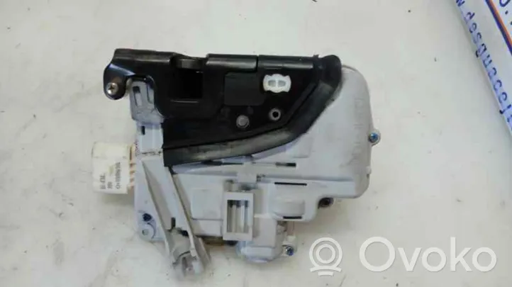 Seat Exeo (3R) Front door lock 