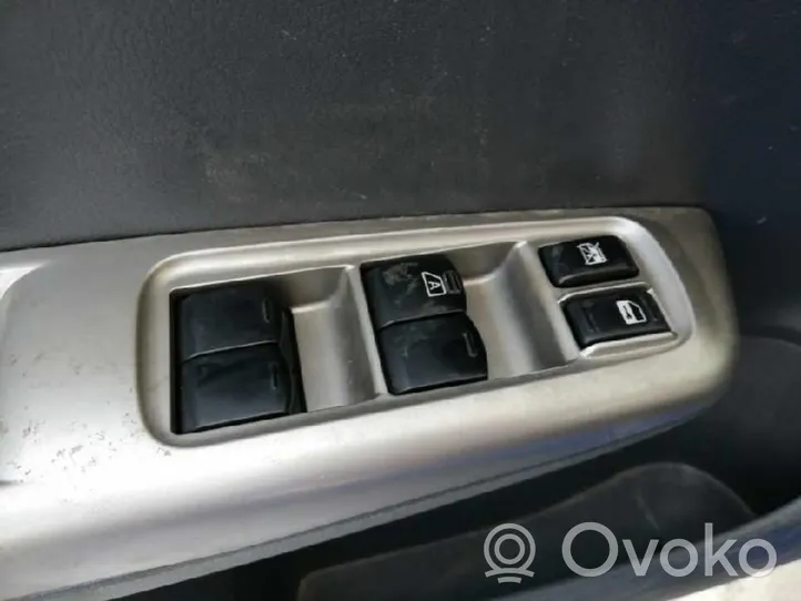 Subaru Impreza III Interruptor del elevalunas eléctrico 