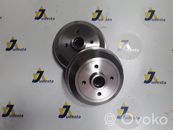 Opel Corsa A Aizmugurējais bremžu disks WTB5117