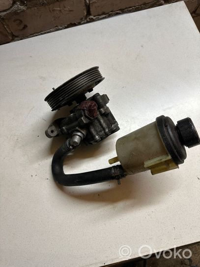 Volvo XC90 Power steering pump 30776145