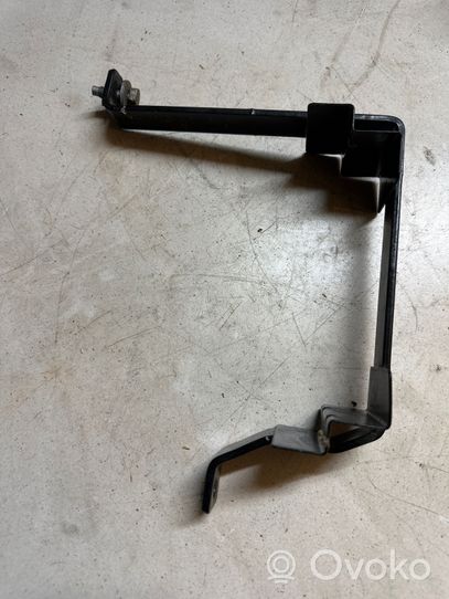 Renault Scenic I Soporte para la batería 700413584A