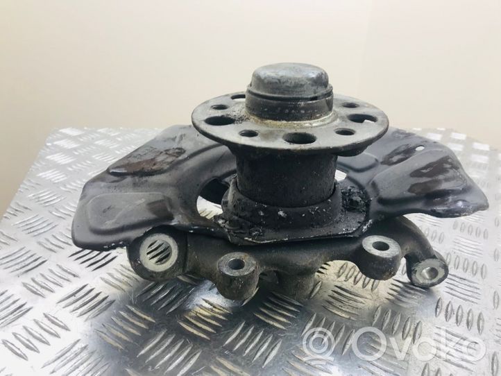 Mercedes-Benz E AMG W212 Front wheel hub spindle knuckle A2124201144