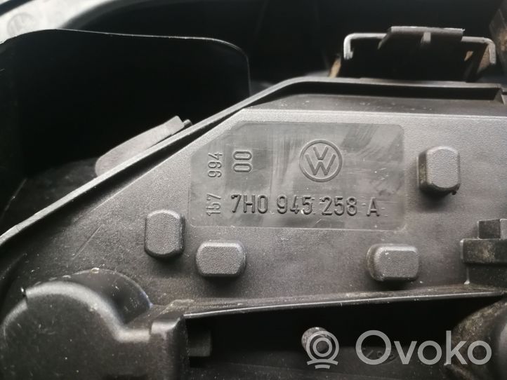 Volkswagen Multivan T5 Feux arrière / postérieurs 