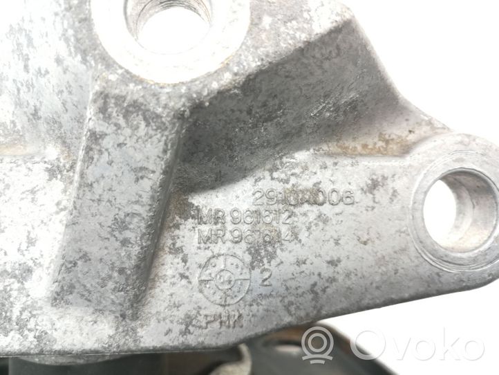 Mitsubishi Colt Supporto della scatola del cambio MR961612