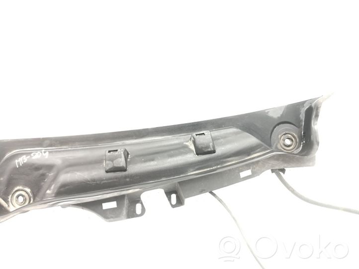 Mercedes-Benz C W204 Rivestimento del tergicristallo A2048300013