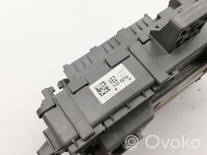 Honda Civic IX Modulo di controllo del corpo centrale E6116RA000021