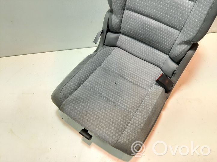 Volkswagen Touran I Rear seat 1T0883065B