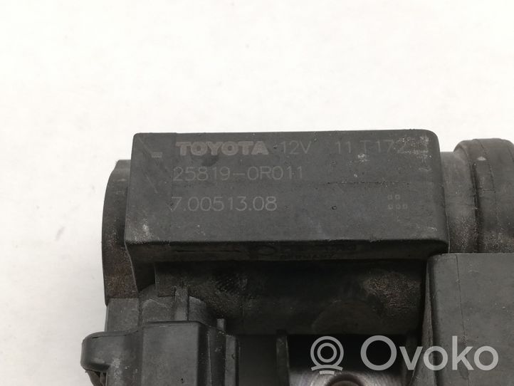 Toyota Avensis T270 Bremshauptventil 258190R011