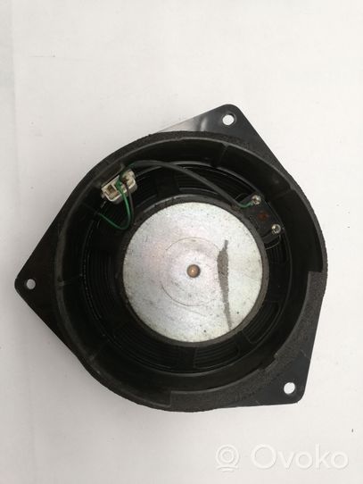 Lexus RX 330 - 350 - 400H Subwoofer-bassokaiutin 861600W570