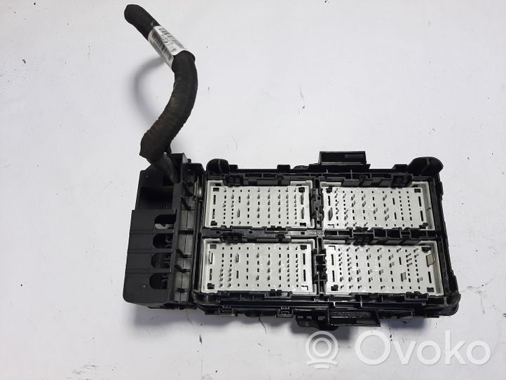 Opel Insignia B Scatola di montaggio relè 39116624