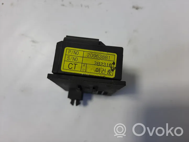 Opel Antara Lauko temperatūros matuoklis 20963881