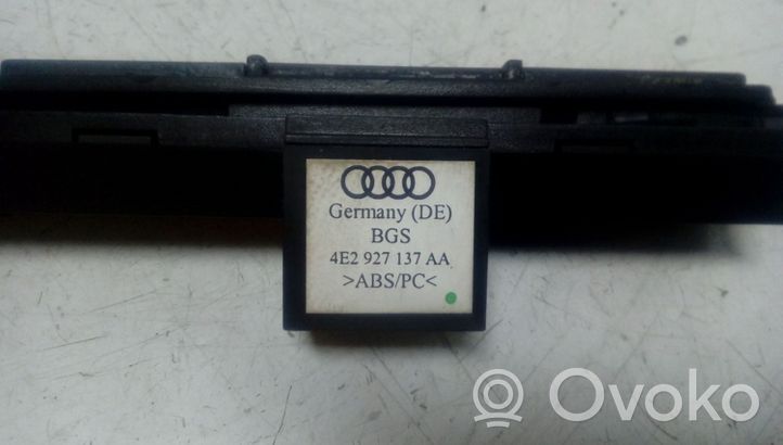 Audi A8 S8 D3 4E Interrupteur feux de détresse 4E2927137AA