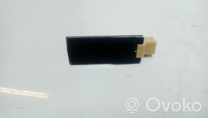 Audi A8 S8 D3 4E Antenna bluetooth 8P0035503E