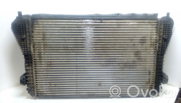 Volkswagen Touran I Radiatore intercooler 1K0145803