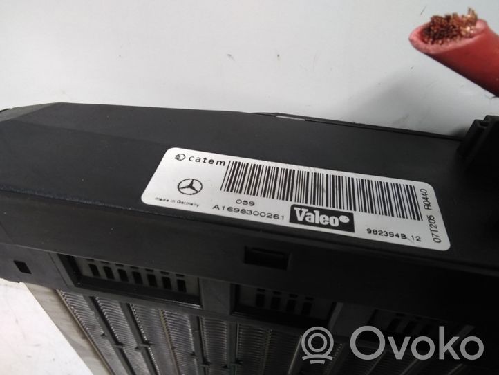 Mercedes-Benz A W169 Radiateur électrique de chauffage auxiliaire A1698300261