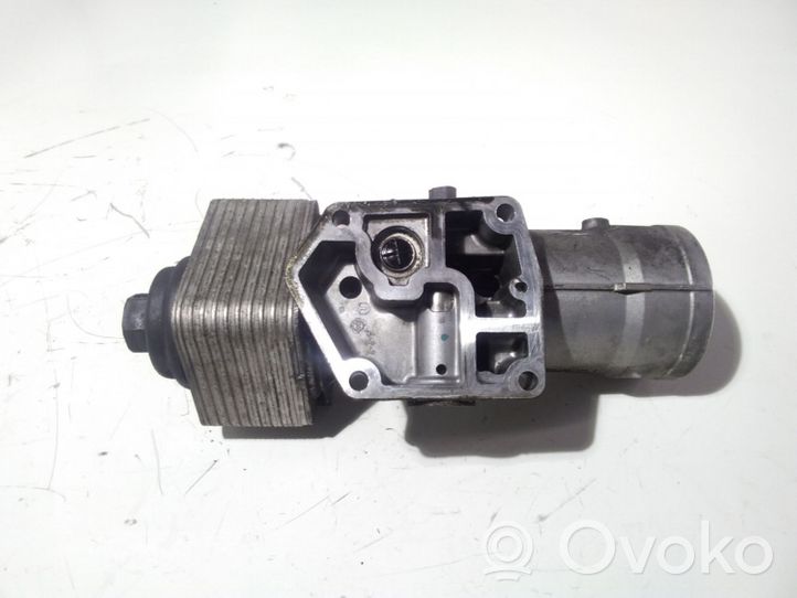 Audi A4 S4 B7 8E 8H Mocowanie / uchwyt filtra oleju 045115389E