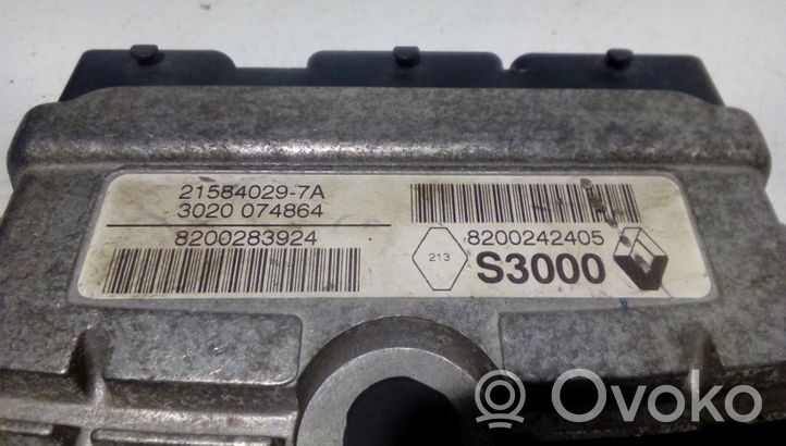 Renault Megane II Engine control unit/module 8200242405