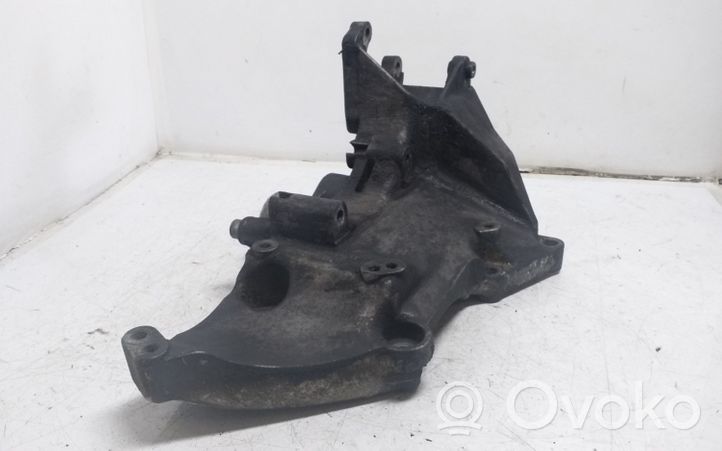 Nissan Primera Support de générateur / alternateur 8200183234