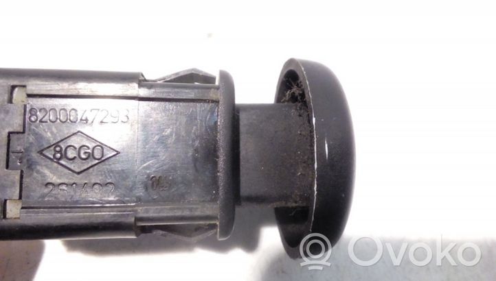 Renault Master II Bouton de dégivrage pare-brise 8200047293