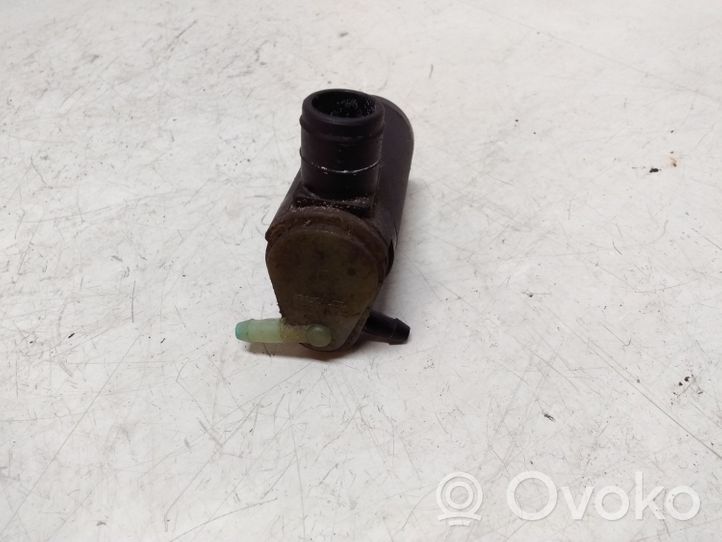 Ford Puma Pompe de lave-glace de pare-brise 93BB17K624BA