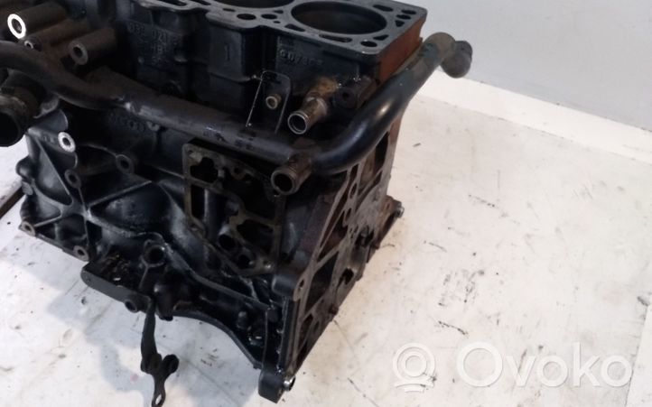 Volkswagen Tiguan Blok silnika 03L103021B