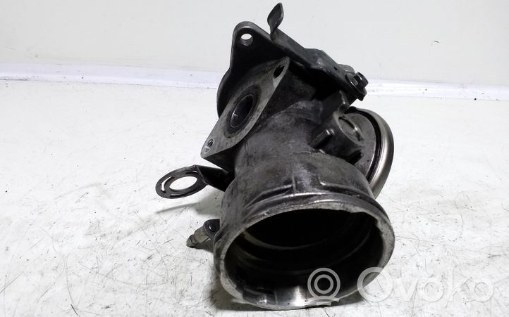 Audi A4 S4 B6 8E 8H Valvola EGR 038131501AA