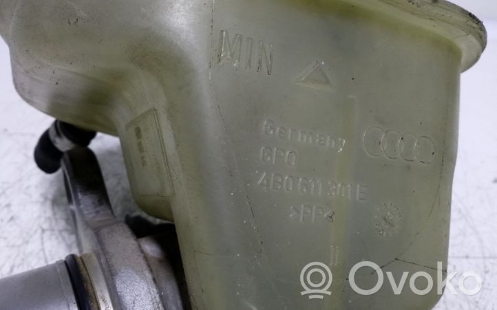 Volkswagen PASSAT B5 Maître-cylindre de frein 4B0611301E