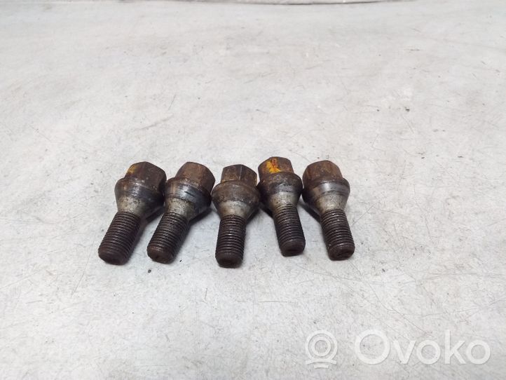 Alfa Romeo GT Nuts/bolts 