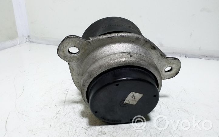 KIA Sorento Soporte de montaje del motor 218133E000