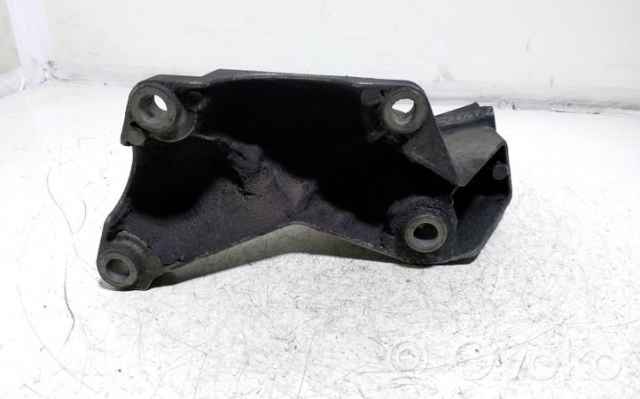 Audi A4 S4 B6 8E 8H Support, suspension du moteur 8E0199307