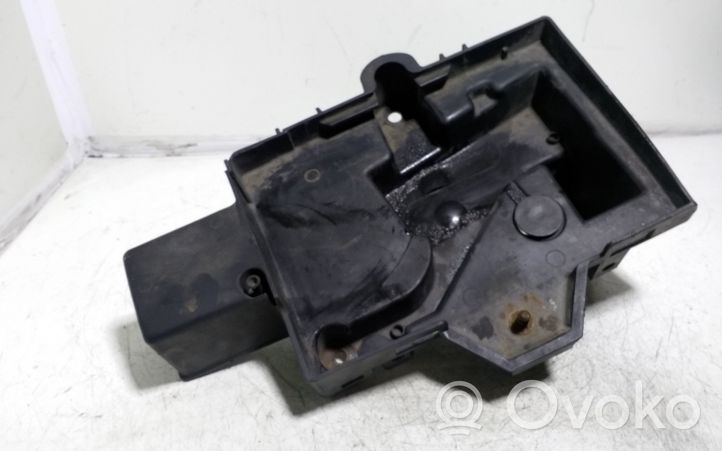 Chrysler Voyager Boîte de batterie 05109648AA