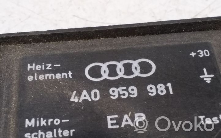 Audi A4 S4 B5 8D Oven keskuslukituksen ohjausyksikön moduuli 4A0959981