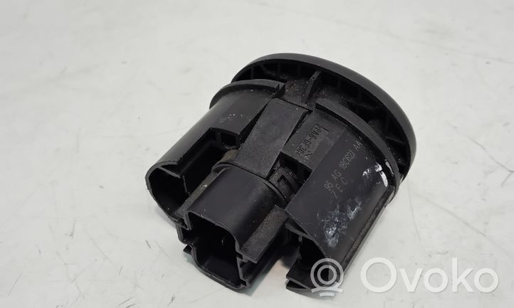 Ford Escape Przycisk / Przełącznik ogrzewania szyby przedniej / czołowej 95AG18C621