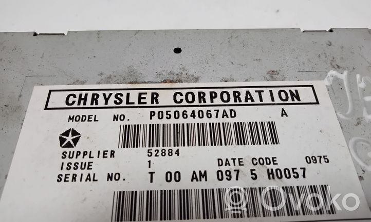 Jeep Grand Cherokee (WK) Unité principale radio / CD / DVD / GPS P05064067AD