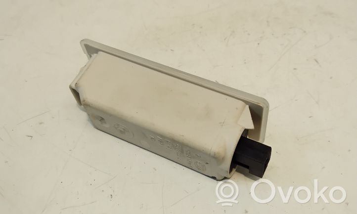 BMW X5 E70 Lampa oświetlenia tylnej tablicy rejestracyjnej 6972605