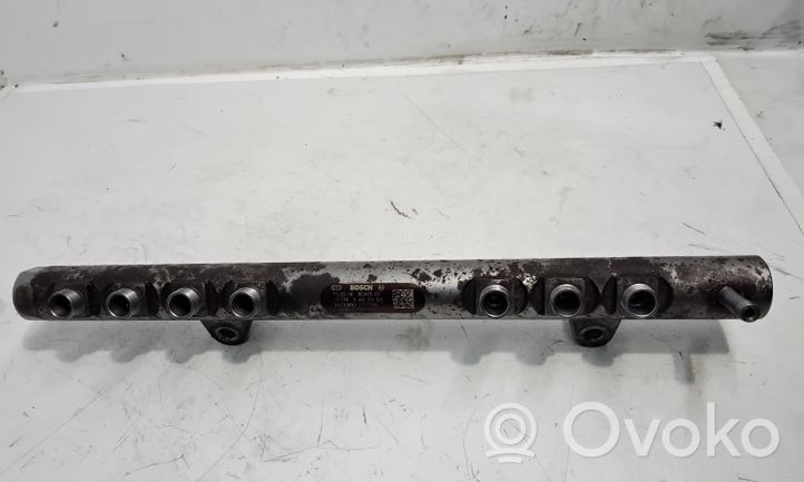 Volvo S60 Kraftstoffverteiler Einspritzleiste Verteilerrohr 0445215025