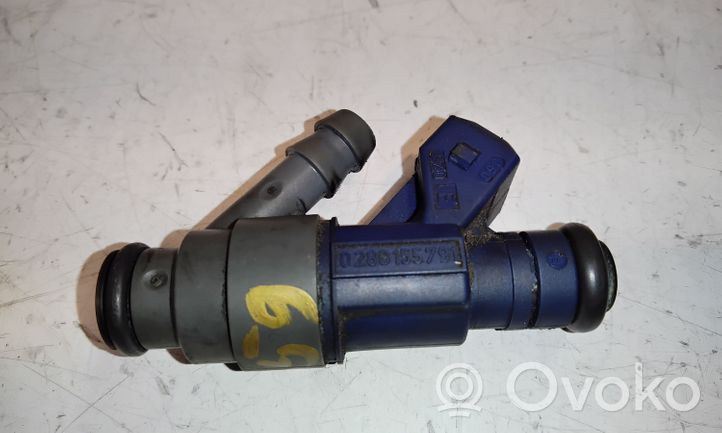 Volkswagen Golf IV Injecteur de carburant 06A906031C