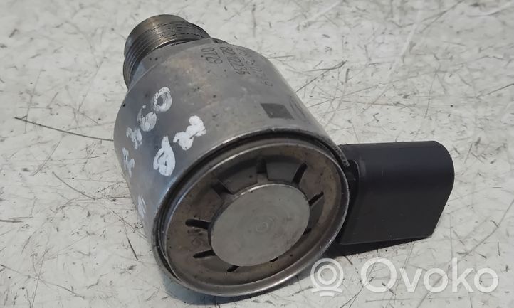 Mercedes-Benz E W212 Regulator ciśnienia paliwa 28280799