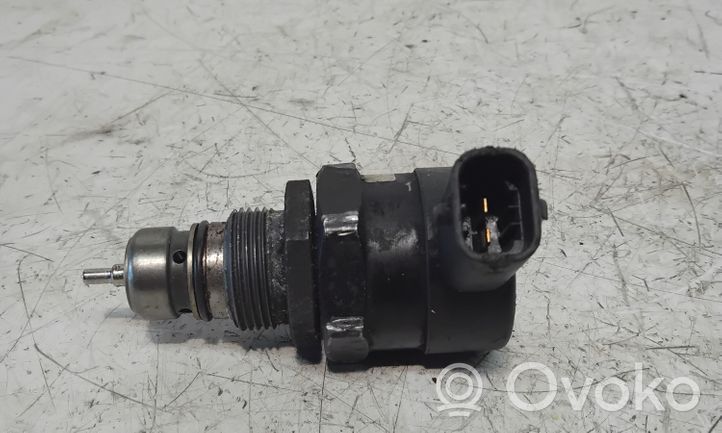 Nissan Primastar Regulator ciśnienia paliwa 0281002753