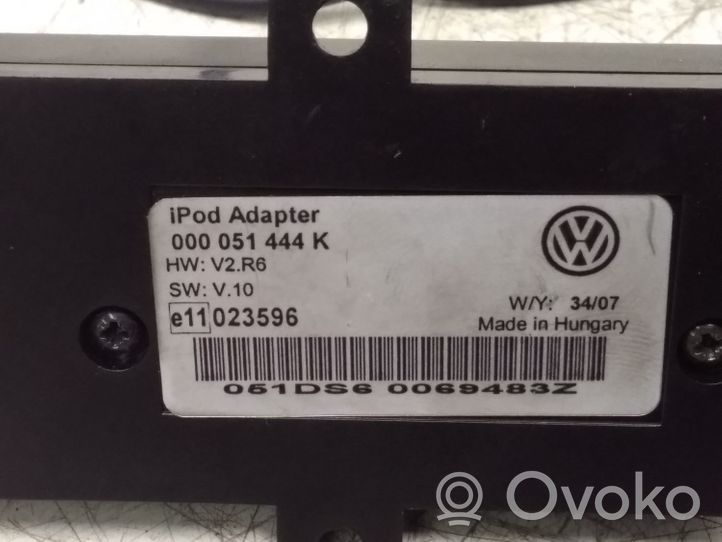 Volkswagen PASSAT B6 iPod savienotājs 000051444K