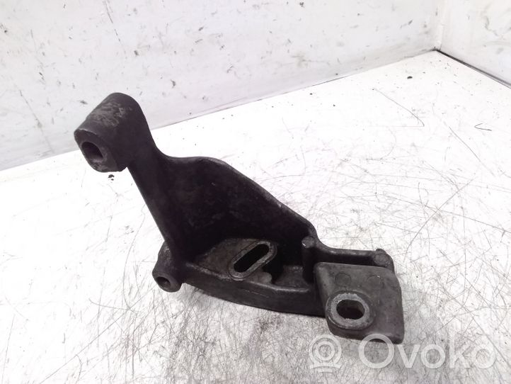 Volkswagen Sharan Supporto di montaggio della pompa del servosterzo 026145531D